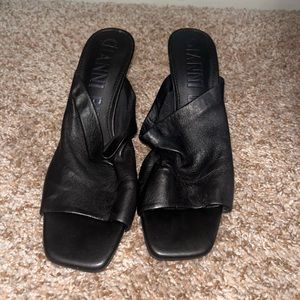 Gianna Bini Leather Heels Women’s 8.5